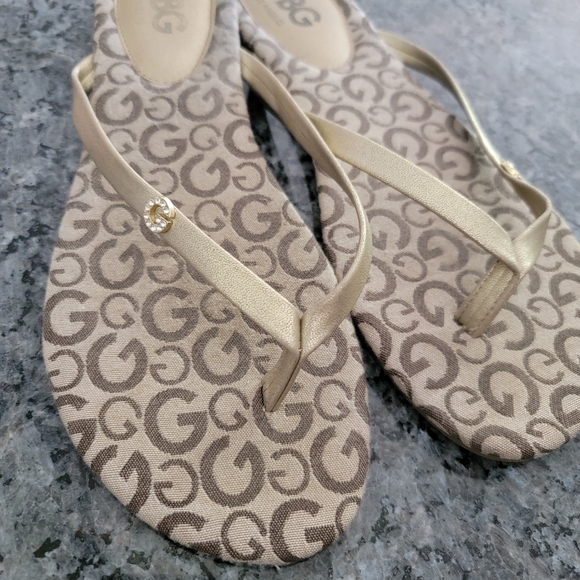 GUESS gold  flipflop - Picture 4 of 6